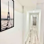Extravagant 3 Bedroom Near Art Museum