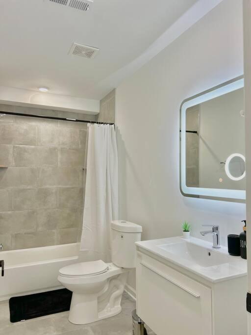 Extravagant 3 Bedroom Near Art Museum Apartment